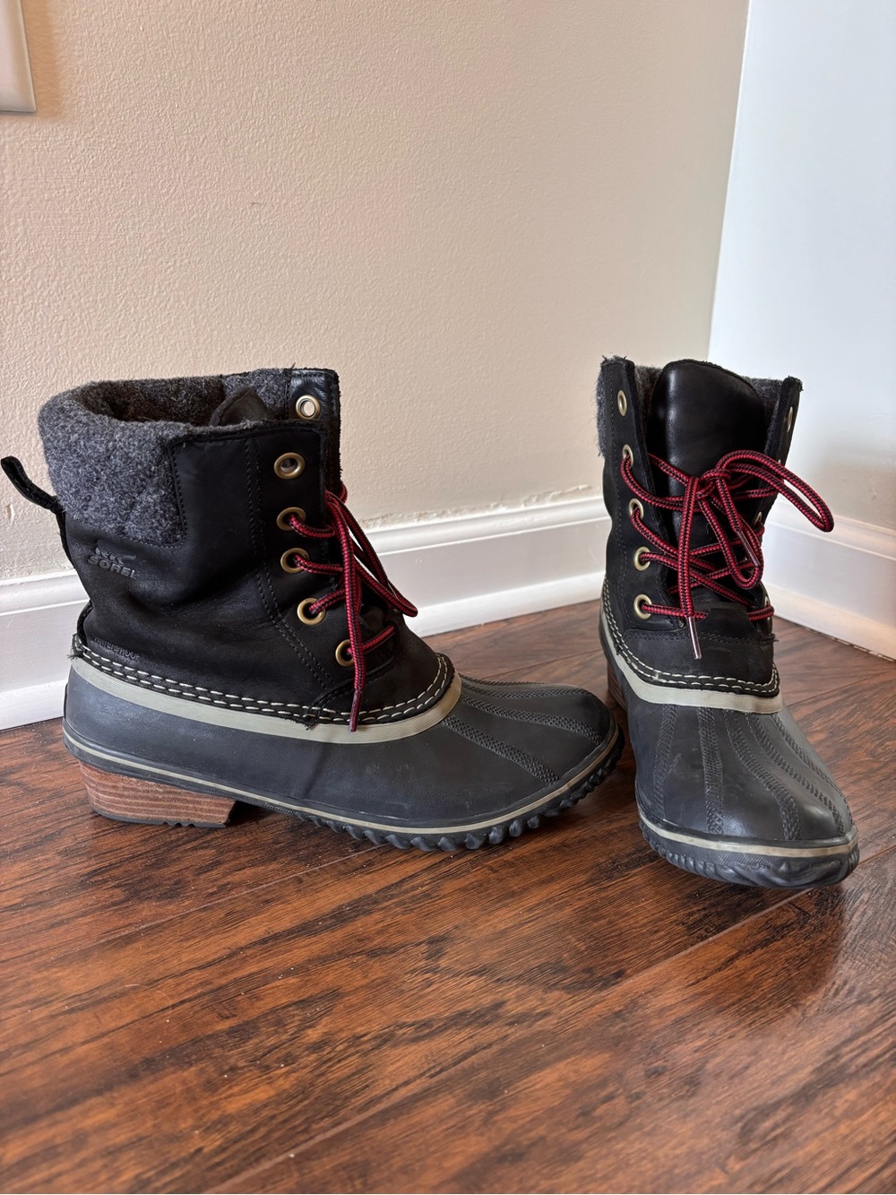 Sorel Women’s Slimpack Black Waterproof Duck Boots Size 11
